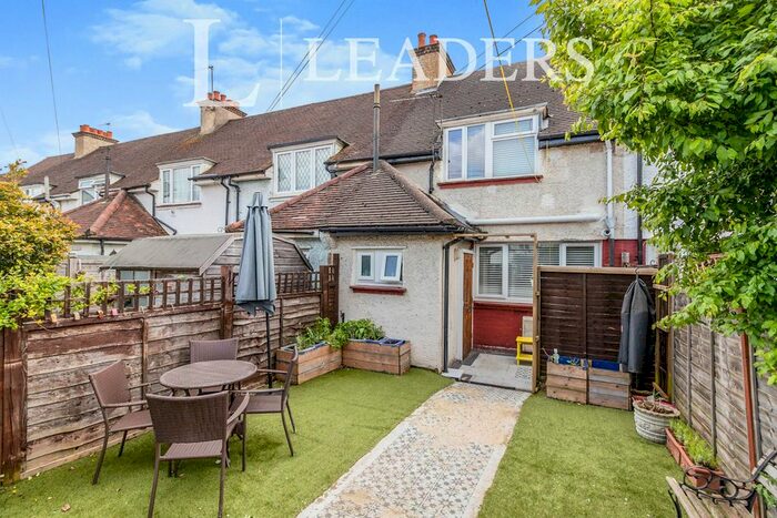 3 Bedroom Maisonette To Rent In Horton Hill, Epsom, KT19