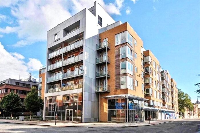 1 Bedroom Flat For Sale In High Street, Southampton, Hampshire, SO14