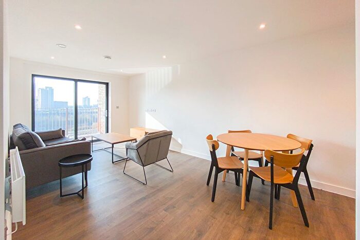 2 Bedroom Flat To Rent In Waterhouse Apartments, Worrall Street, Salford, M5