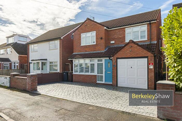 4 Bedroom Detached House For Sale In Ennismore Road, Crosby, Liverpool, L23
