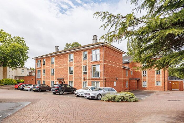 2 Bedroom Flat For Sale In Ripon Croft, Heworth, York, YO31