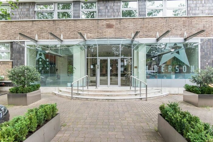 2 Bedroom Flat To Rent In London Road, London, SW16