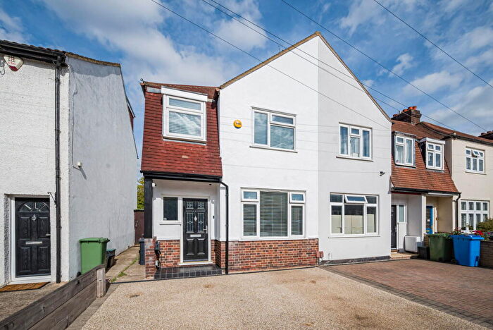 3 Bedroom End Of Terrace House For Sale In Havelock Road, Bromley, BR2