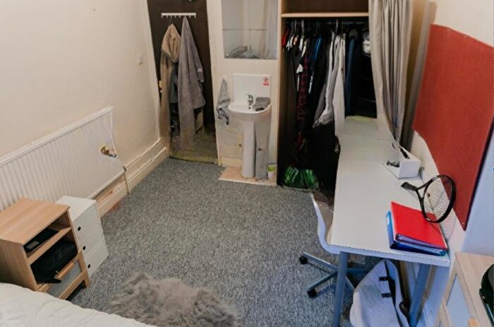 8 Bedroom House To Rent In Consort Walk, Leeds, LS3