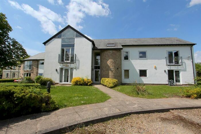 2 Bedroom Flat To Rent In Lidgett Lane, Leeds, LS8