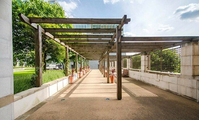 1 Bedroom Flat To Rent In Belgrave Court, Westferry Circus, E14