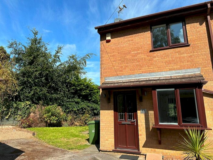 2 Bedroom Town House To Rent In Buckfast Close, Swanwick, DE55