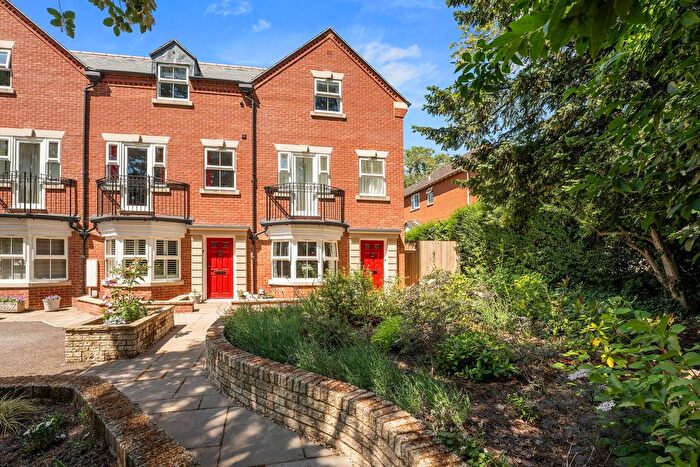 4 Bedroom End Terrace House For Sale In Park Lane, Salisbury, SP1