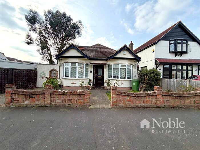 2 Bedroom Detached Bungalow For Sale In Candover Road, Hornchurch, RM12