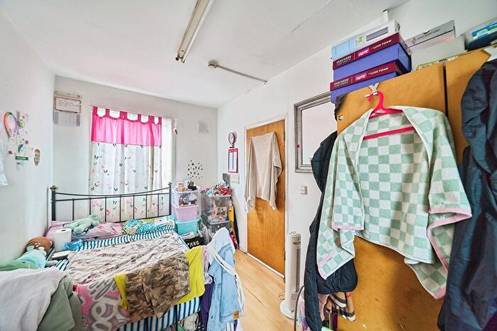 5 Bedroom Terraced House For Sale In Carlyle Avenue, Southall, UB1