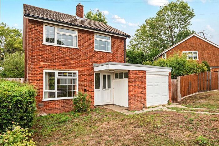 3 Bedroom Detached House For Sale In Pondwood Rise, Orpington, BR6