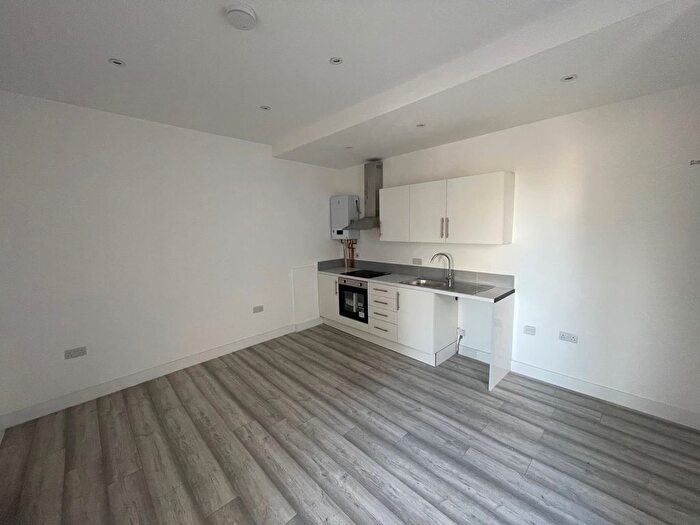 1 Bedroom Flat To Rent In High Road, London, N12