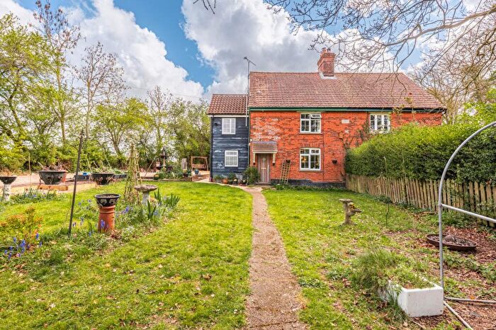 3 Bedroom Semi Detached House For Sale In Three Bedroom Semi-Detached Home In Saham Hills, IP25