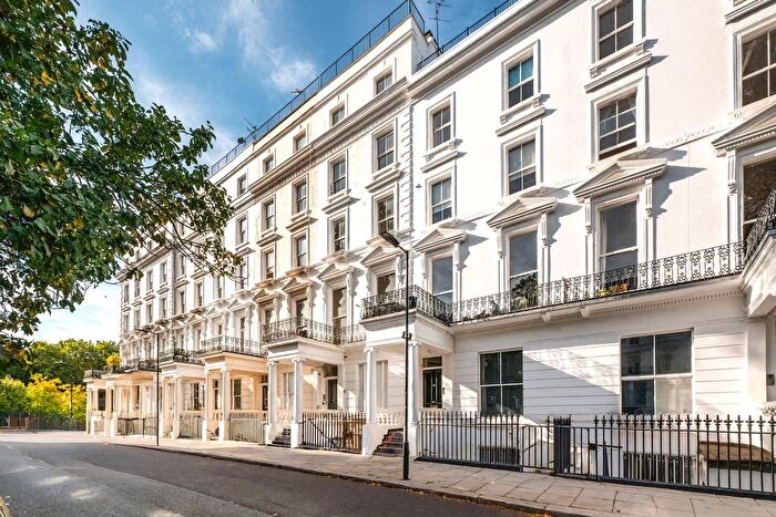 2 Bedroom Flat For Sale In St. Stephens Gardens, Notting Hill, London, W2