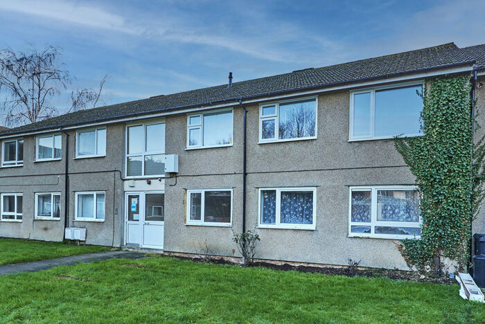 3 Bedroom Apartment To Rent In Hewitt Close, Wheathampstead, Herts, AL4