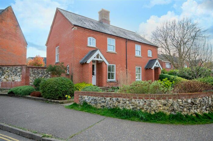 3 Bedroom Semi-Detached House For Sale In Highland Crescent, Trowse, Norwich, NR14