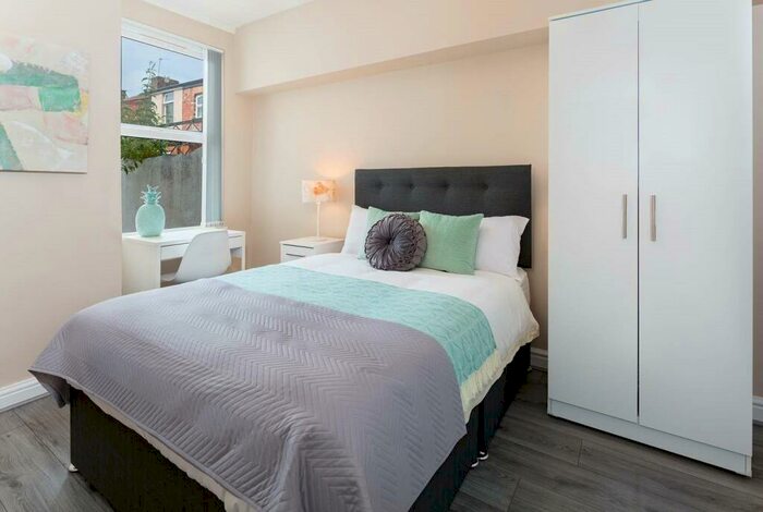 4 Bedroom House To Rent In Cameron Street, L7