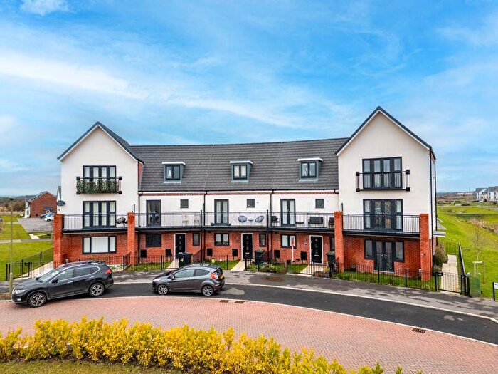 4 Bedroom Terraced House For Sale In Lancaster Crescent, Grove, OX12