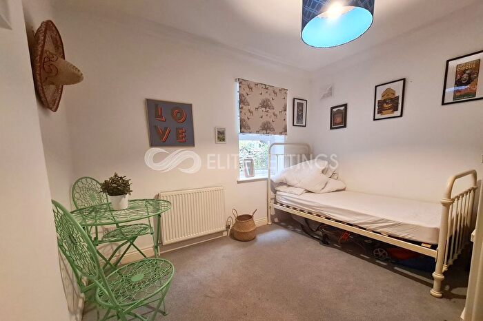 2 Bedroom Flat To Rent In Durley Chine Road, Bournemouth, BH2