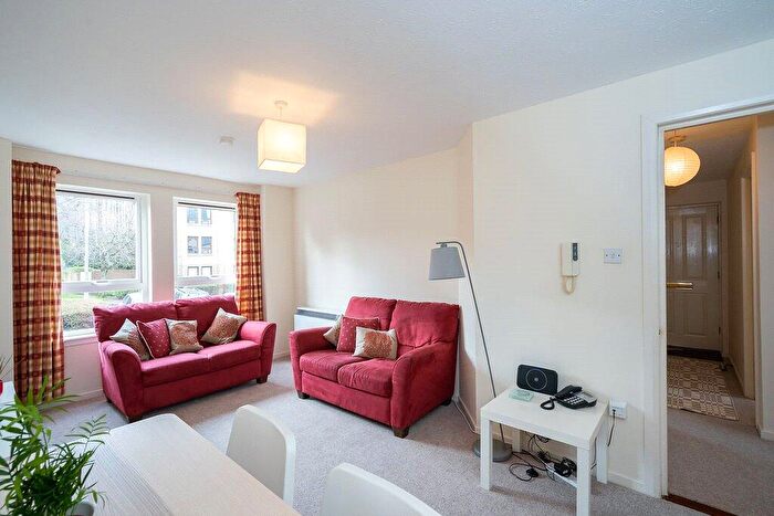 2 Bedroom Flat To Rent In Parkside Terrace, Edinburgh, EH16