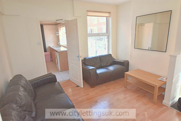 3 Bedroom End Of Terrace House To Rent In St Pauls Avenue, Hyson Green, NG7