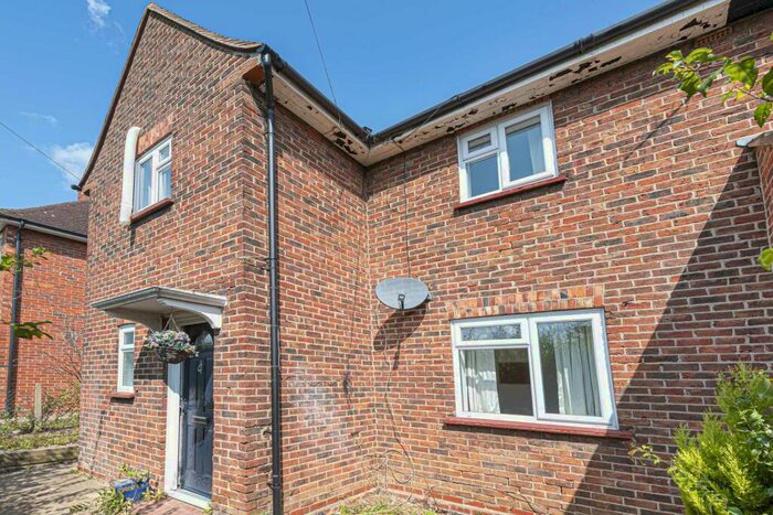8 Bedroom Semi-Detached House To Rent In Southway, Guildford, GU2