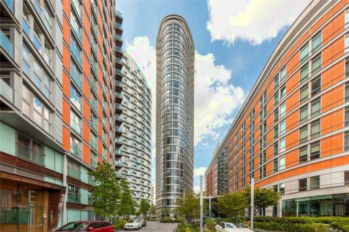 Studio To Rent In Ontario Tower, Fairmont Avenue, Blackwall, Canary Wharf, London, E14
