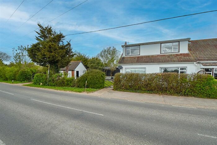 4 Bedroom Semi-Detached House For Sale In Swallows Cross, Brentwood, CM15