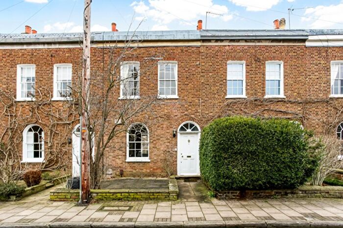 3 Bedroom Terraced House To Rent In Adelaide Square Windsor, SL4