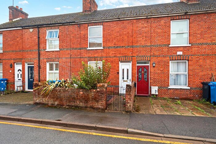2 Bedroom Terraced House For Sale In Cordwallis Road, Maidenhead, SL6