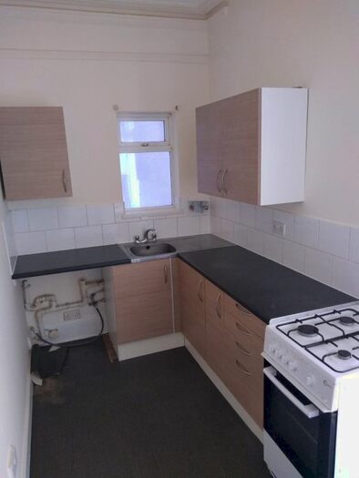 2 Bedroom Flat To Rent In Bloxwich Road, Walsall, WS2