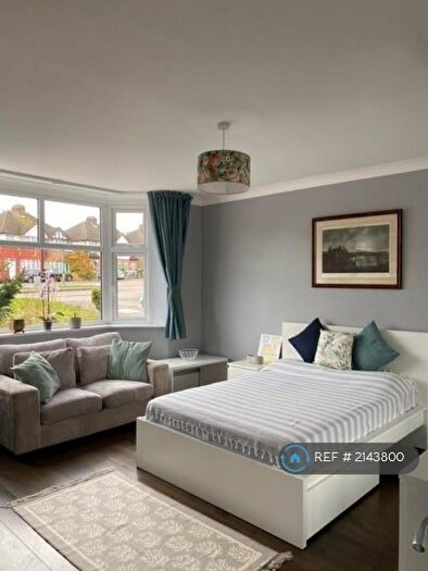 Studio To Rent In Mutton Lane, Potters Bar, EN6