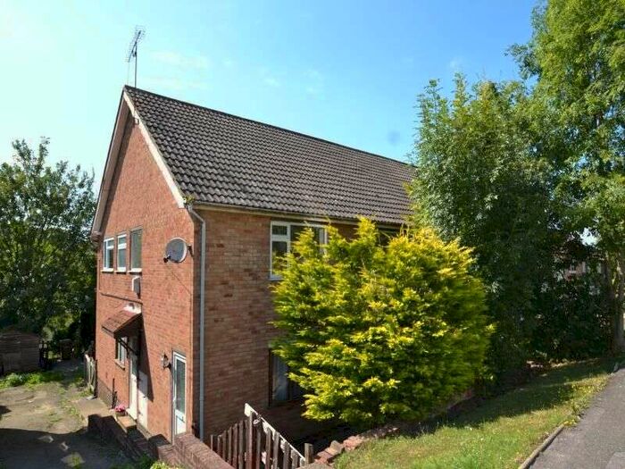 2 Bedroom Flat To Rent In Wetheral Drive, Chatham, ME5