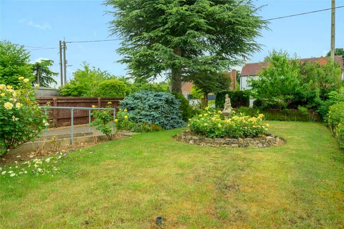 2 Bedroom Bungalow For Sale In Parkway, Woburn Sands, Milton Keynes, Buckinghamshire, MK17