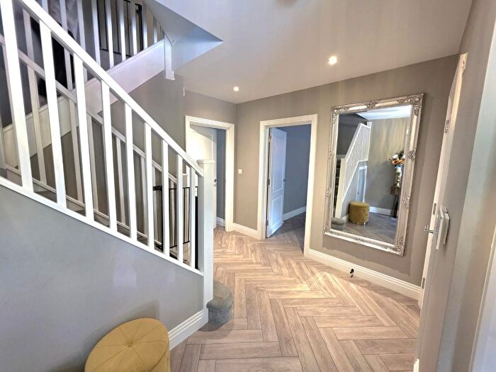 4 Bedroom Detached House For Sale In Upton Park, Slough, SL1