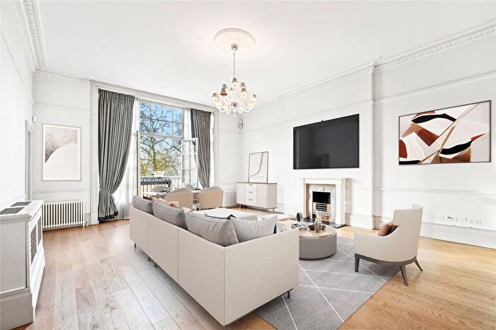 3 Bedroom Flat To Rent In Connaught Place, London, W2