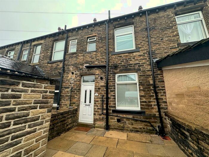 2 Bedroom Terraced House To Rent In Bramley Lane, Halifax, HX3