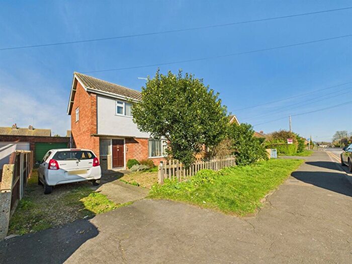 3 Bedroom Semi Detached House For Sale In Helpston Road, Glinton, Peterborough, PE6