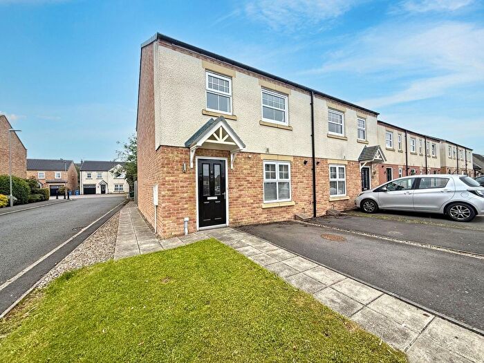 3 Bedroom Semi-Detached House For Sale In School Close, Cramlington, NE23