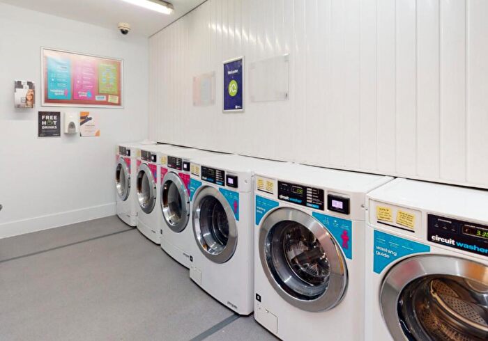1 Bedroom Flat To Rent In Iq Magenta House, E1