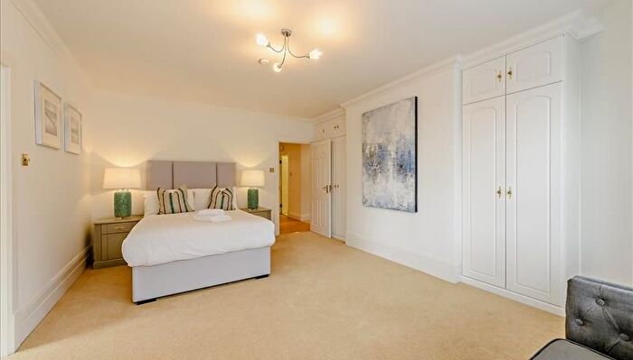 3 Bedroom Flat To Rent In Strathmore Court, Park Road, London, NW8