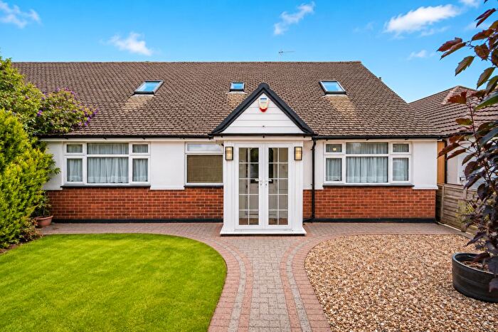 4 Bedroom Bungalow For Sale In The Mall, Park Street, St. Albans, Hertfordshire, AL2