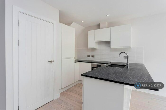 1 Bedroom Flat To Rent In North Street, Horsham, RH13