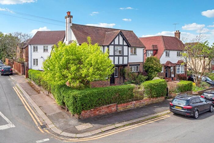 3 Bedroom Detached House For Sale In Hillside Road, Bushey, WD23