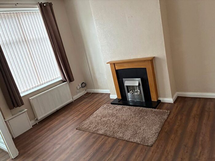 2 Bedroom Terraced House To Rent In Ripponden Road, Oldham, OL1