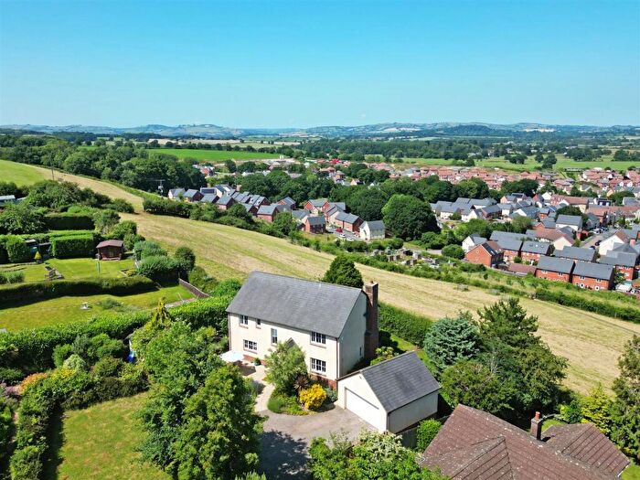 4 Bedroom Detached House For Sale In Park Lane, Exeter, EX4