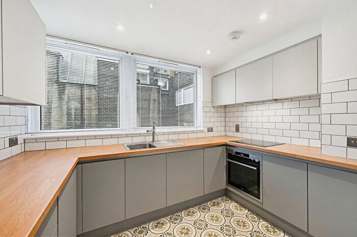 3 Bedroom Flat To Rent In Whaddon House, William Mews, SW1X