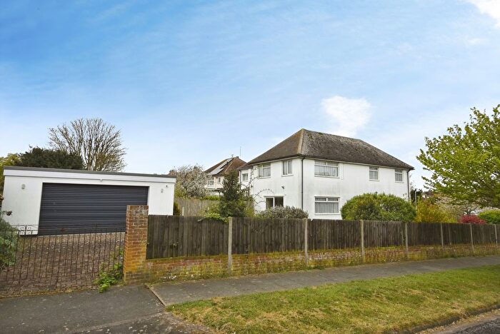 3 Bedroom End Terrace House For Sale In Lonsdale Avenue, Margate, Kent, CT9