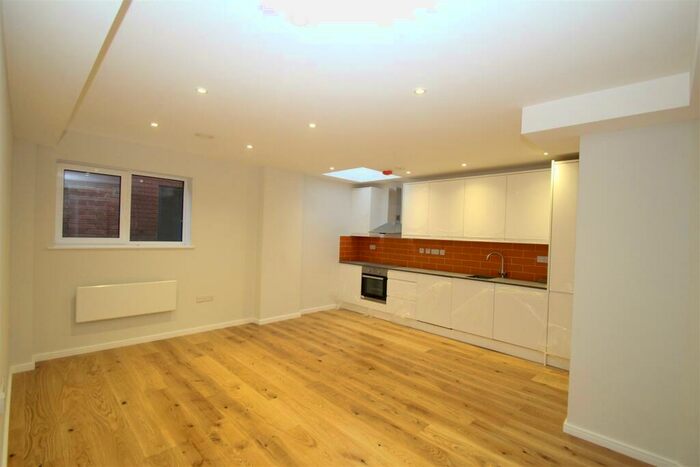 1 Bedroom Apartment To Rent In Marlowes, Hemel Hempstead, HP1