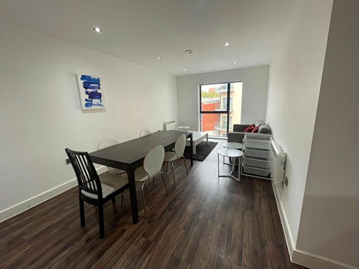 2 Bedroom Apartment To Rent In Regency Place, Birmingham, B1